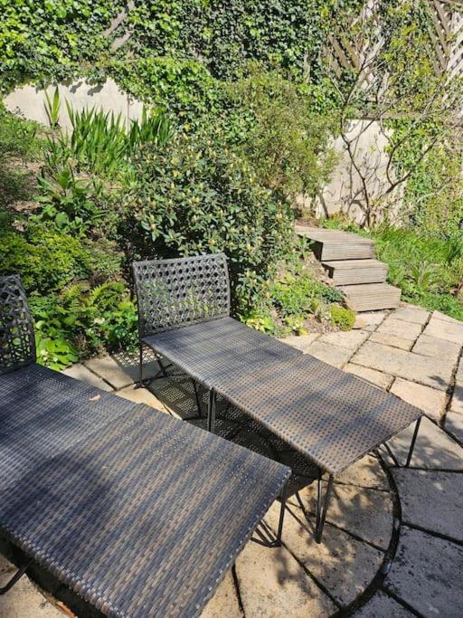 Treetops Lodge, Private Parking & Garden Hébergement de vacances *
